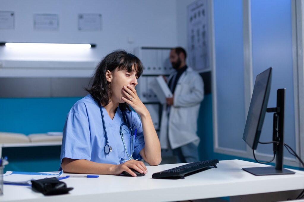 trabalho noturno e sono no dia do trabalho